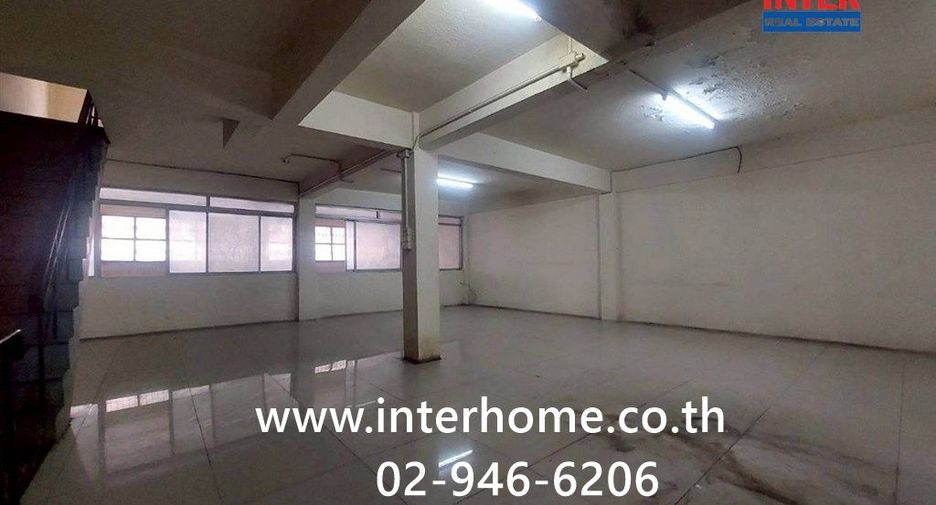 Продажа 7 спальни торговое помещение в Mueang Samut Prakan, Самутпракан
