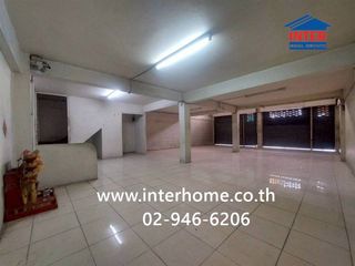 For sale 7 bedrooms retail Space in Mueang Samut Prakan, Samut Prakan