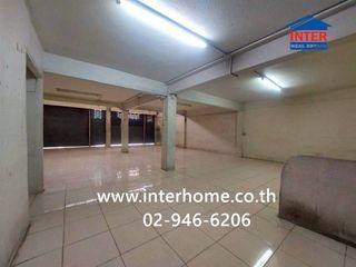 For sale 7 bedrooms retail Space in Mueang Samut Prakan, Samut Prakan