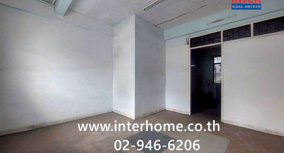 Продажа 7 спальни торговое помещение в Mueang Samut Prakan, Самутпракан