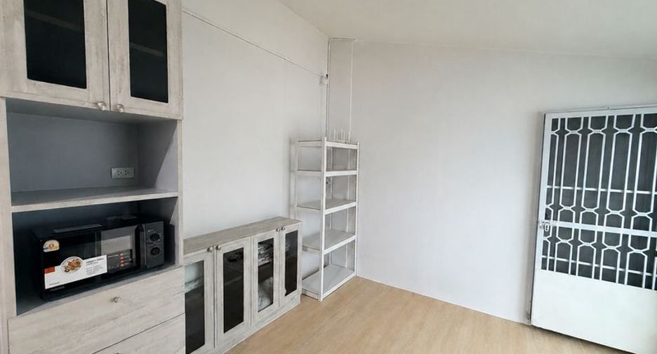 À louer 3 chambres bureau à Si Racha, Chonburi