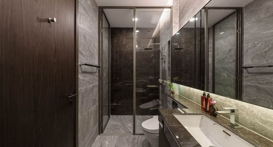 For rent 1 bed condo in Khlong Toei, Bangkok