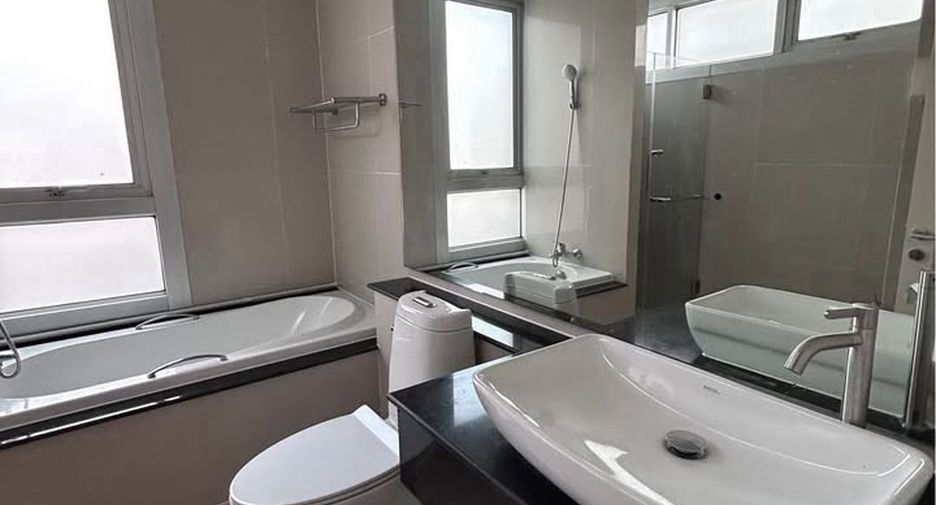Wohnung zur Miete mit 3 Zimmer in Khlong Toei, Bangkok