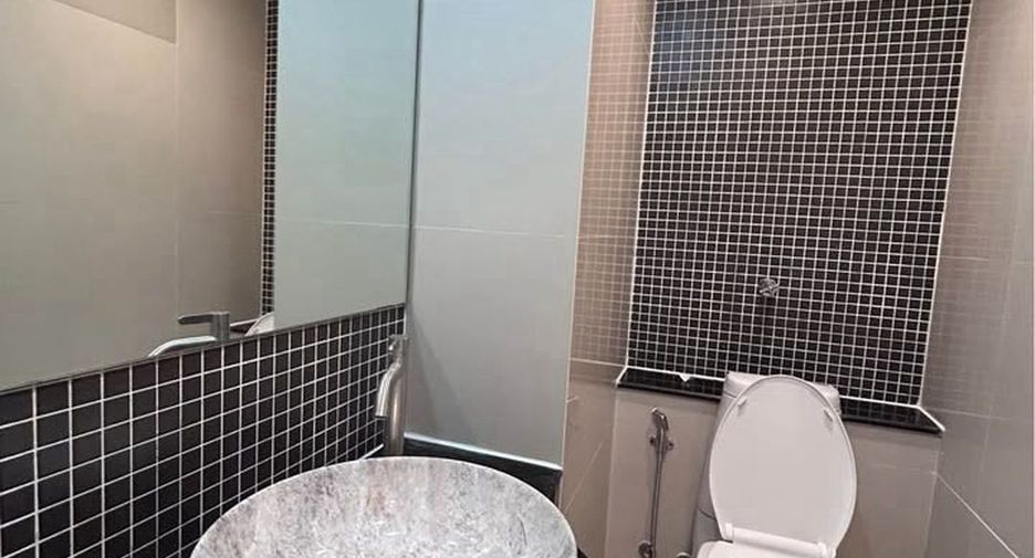 Wohnung zur Miete mit 3 Zimmer in Khlong Toei, Bangkok