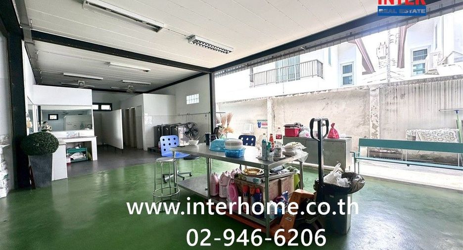 À vendre 11 chambres entrepôt à Lat Phrao, Bangkok