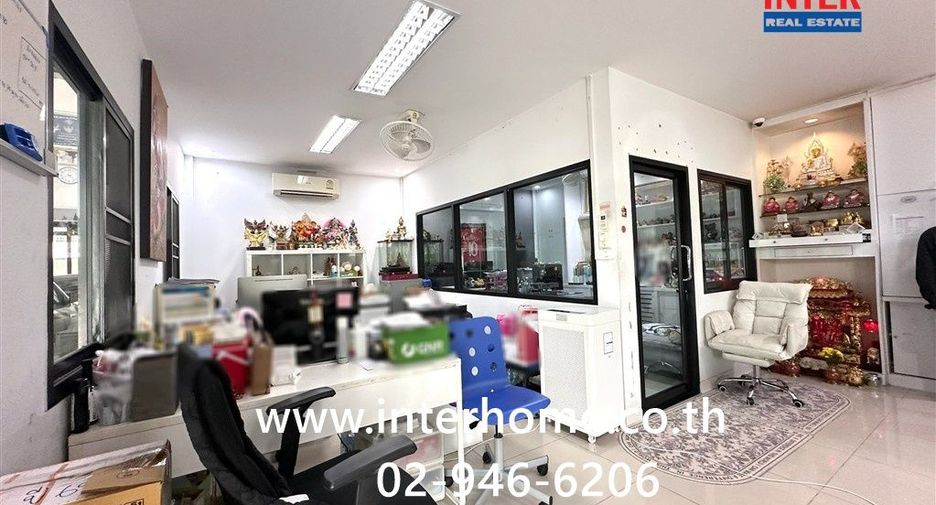 À vendre 11 chambres entrepôt à Lat Phrao, Bangkok