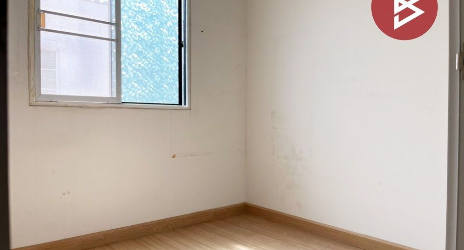 Casa adosada en venta de 3 habitaciones en Bang Khae, Bangkok