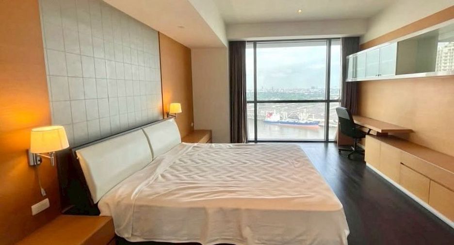 À louer 3 chambres condo à Yan Nawa, Bangkok