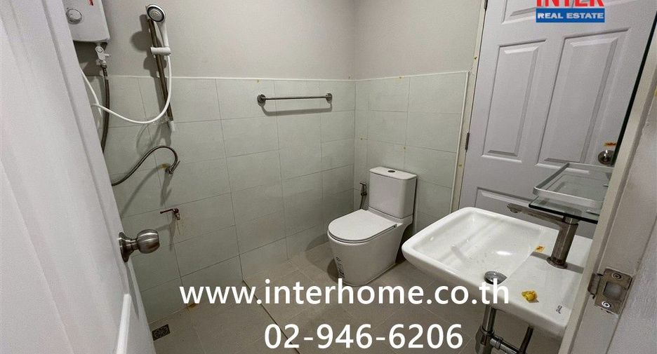 For sale 2 bedrooms townhouse in Bang Kapi, Bangkok