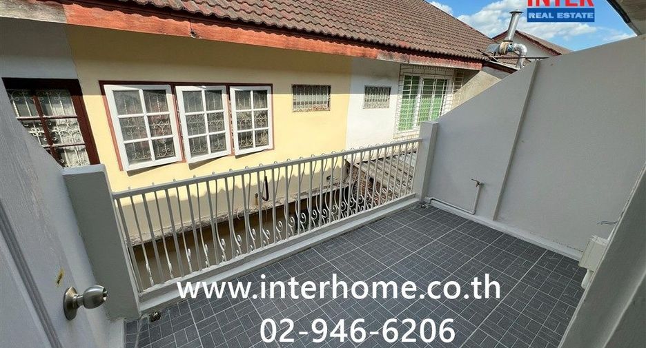 For sale 2 bedrooms townhouse in Bang Kapi, Bangkok