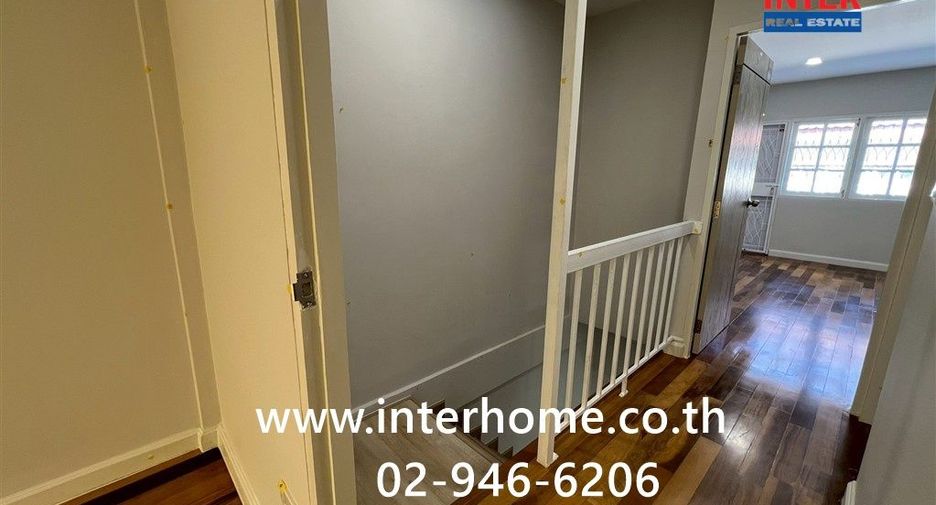 For sale 2 bedrooms townhouse in Bang Kapi, Bangkok