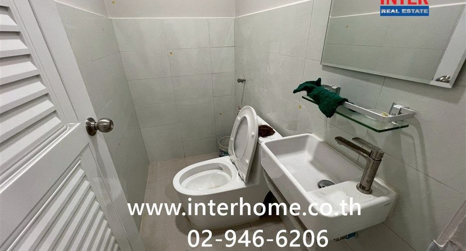 For sale 2 bedrooms townhouse in Bang Kapi, Bangkok