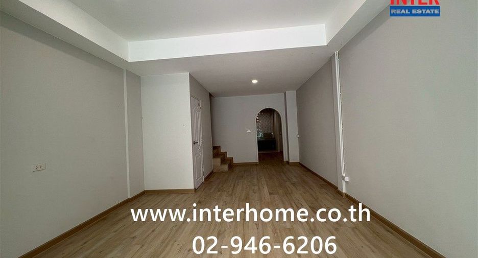 For sale 2 bedrooms townhouse in Bang Kapi, Bangkok