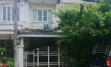 For sale 3 ベッドルーム townhouse in Khlong Sam Wa, Bangkok