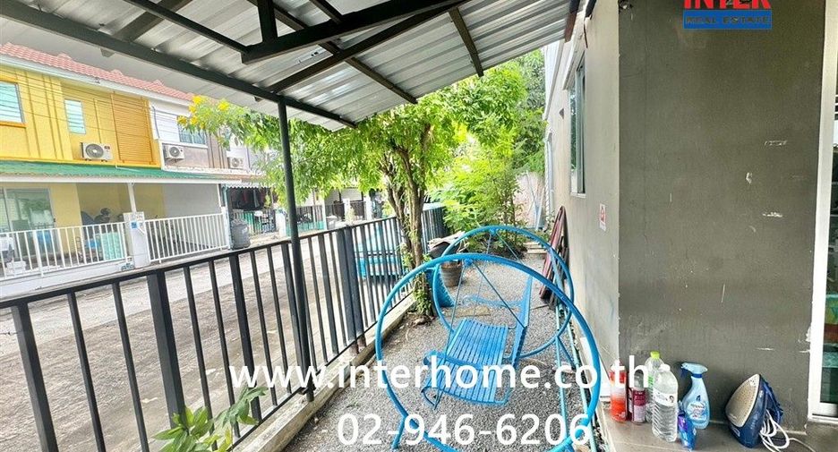 Casa adosada en venta de 3 habitaciones en Bang Khae, Bangkok
