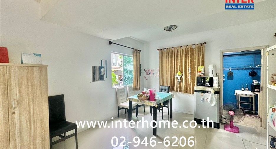 Casa adosada en venta de 3 habitaciones en Bang Khae, Bangkok