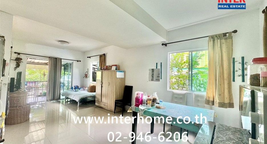 Casa adosada en venta de 3 habitaciones en Bang Khae, Bangkok