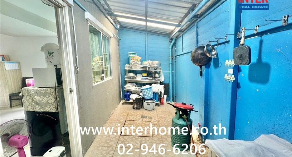 Casa adosada en venta de 3 habitaciones en Bang Khae, Bangkok