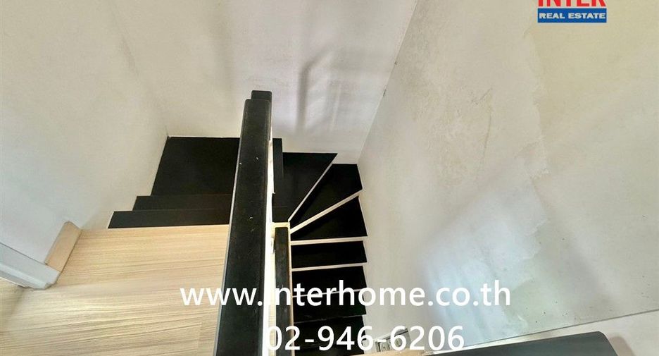 Casa adosada en venta de 3 habitaciones en Bang Khae, Bangkok