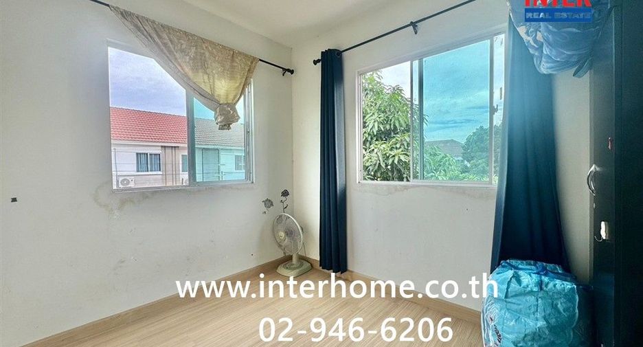 Casa adosada en venta de 3 habitaciones en Bang Khae, Bangkok