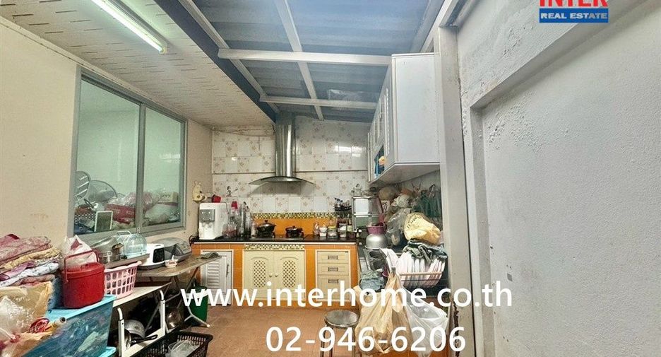 Casa adosada en venta de 3 habitaciones en Bang Kruai, Nonthaburi