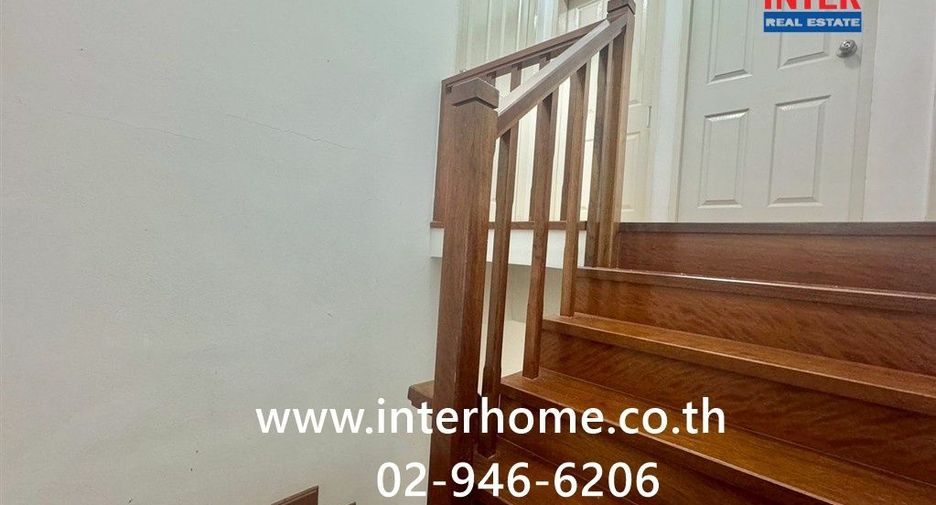 Casa adosada en venta de 3 habitaciones en Bang Kruai, Nonthaburi