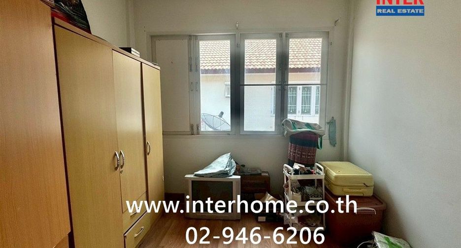 Casa adosada en venta de 3 habitaciones en Bang Kruai, Nonthaburi