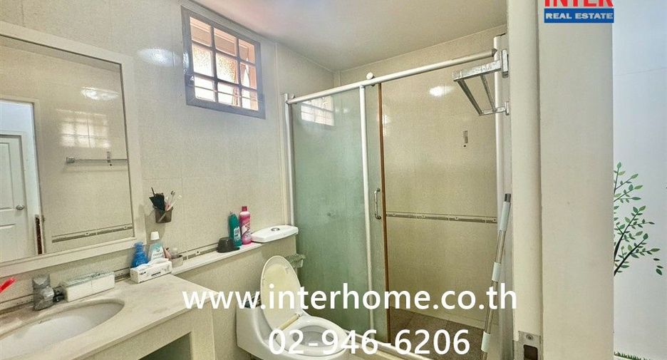Casa adosada en venta de 3 habitaciones en Bang Kruai, Nonthaburi