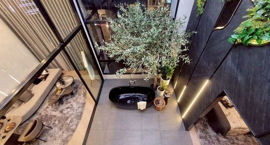 For sale 3 bedrooms condo in Watthana, Bangkok