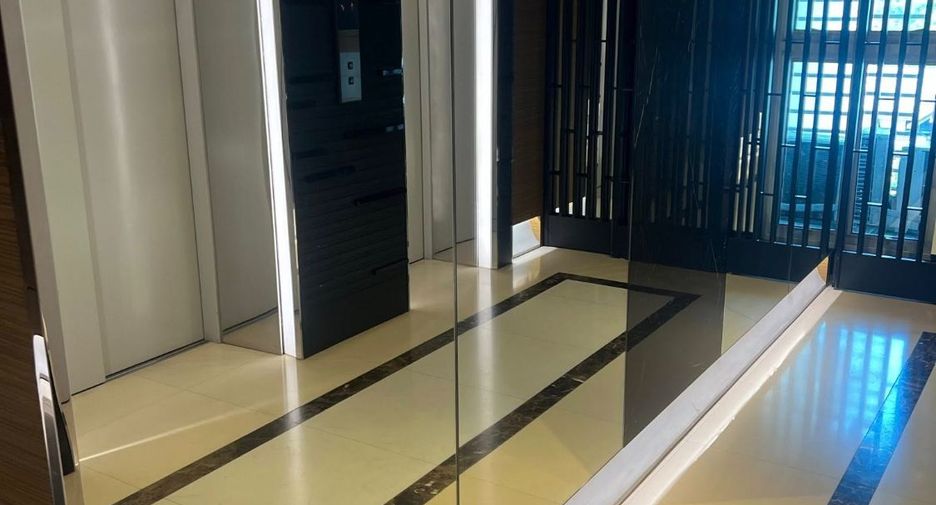 For rent 1 bed condo in Pathum Wan, Bangkok