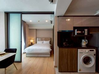 For rent 2 bedrooms condo in Huai Khwang, Bangkok