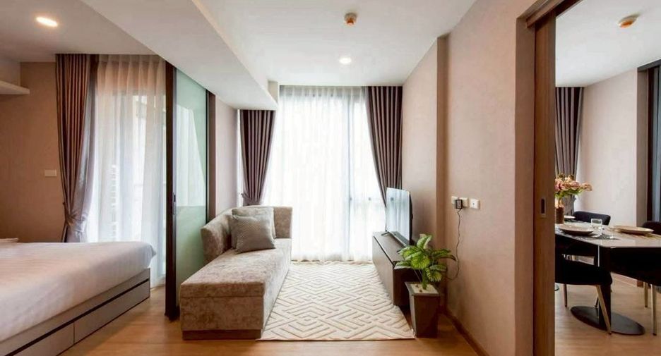 For rent 2 bedrooms condo in Huai Khwang, Bangkok