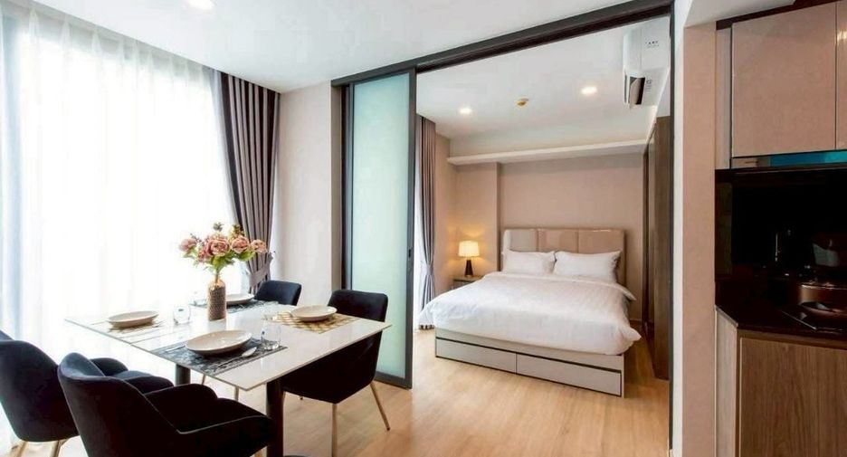 For rent 2 bedrooms condo in Huai Khwang, Bangkok