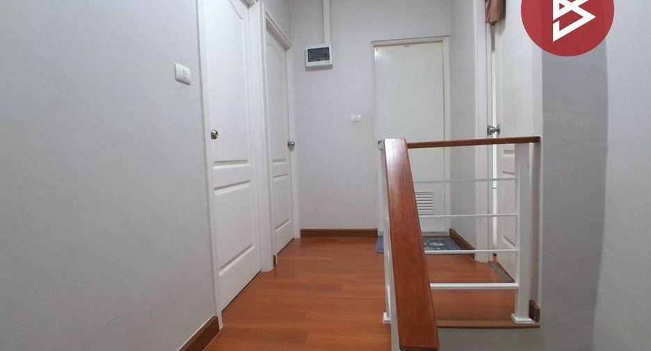 Casa adosada en venta de 4 habitaciones en Bang Sao Thong, Samut Prakan