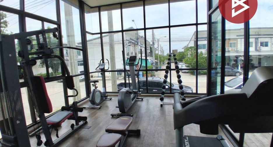 Casa adosada en venta de 4 habitaciones en Bang Sao Thong, Samut Prakan