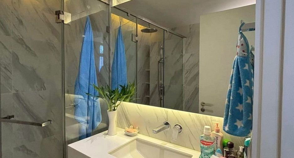For rent 2 bedrooms condo in Khlong Toei, Bangkok