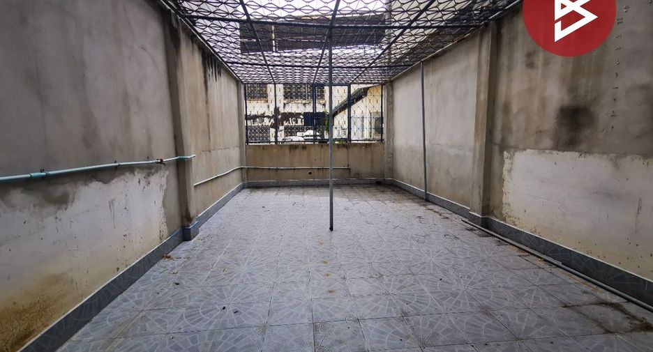 For sale 3 bedrooms retail Space in Bang Bon, Bangkok