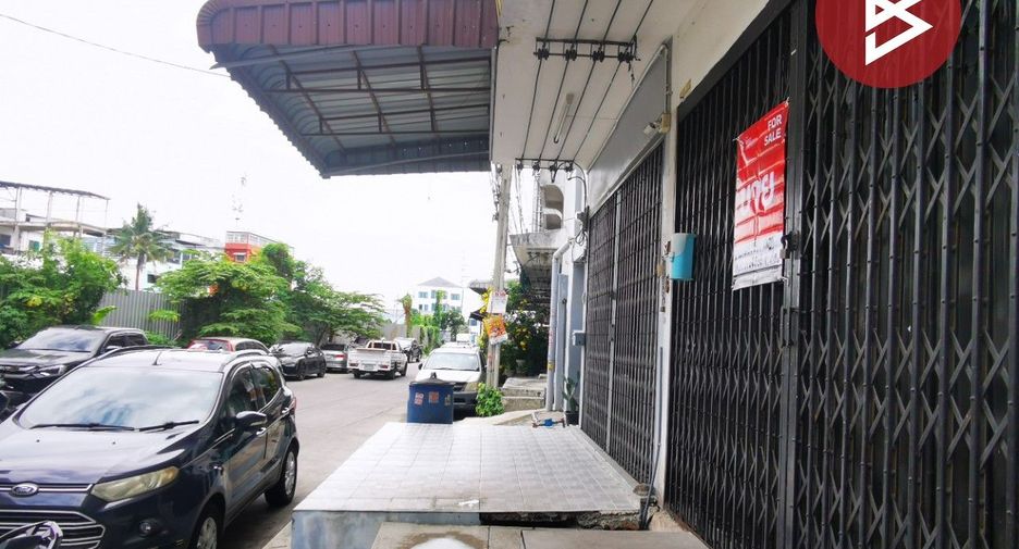 For sale 3 bedrooms retail Space in Bang Bon, Bangkok