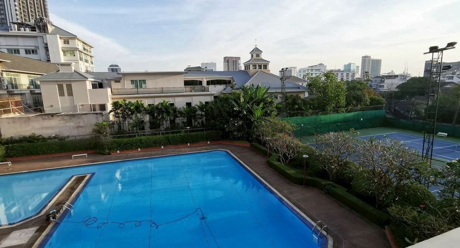 For rent 2 bedrooms condo in Watthana, Bangkok