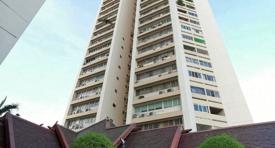 For rent 2 bedrooms condo in Watthana, Bangkok