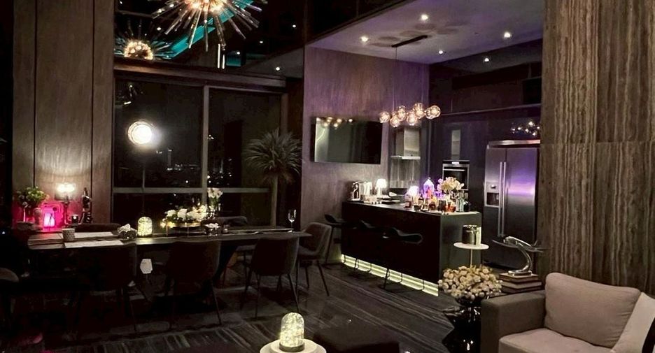 Condo en alquiler de 3 habitaciones en Yan Nawa, Bangkok