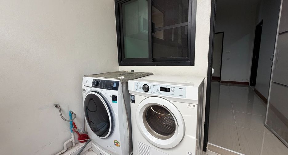 For rent 3 ベッドルーム condo in Khlong Toei, Bangkok