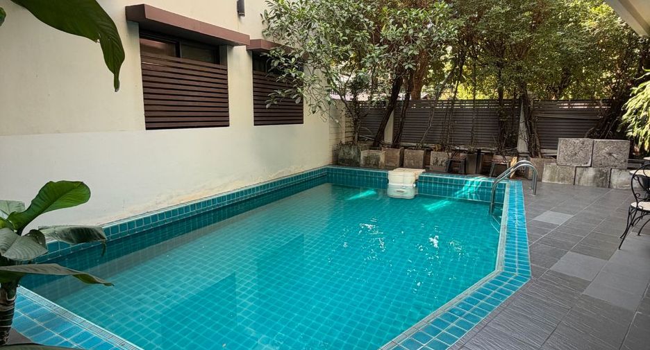 For rent 3 ベッドルーム condo in Khlong Toei, Bangkok