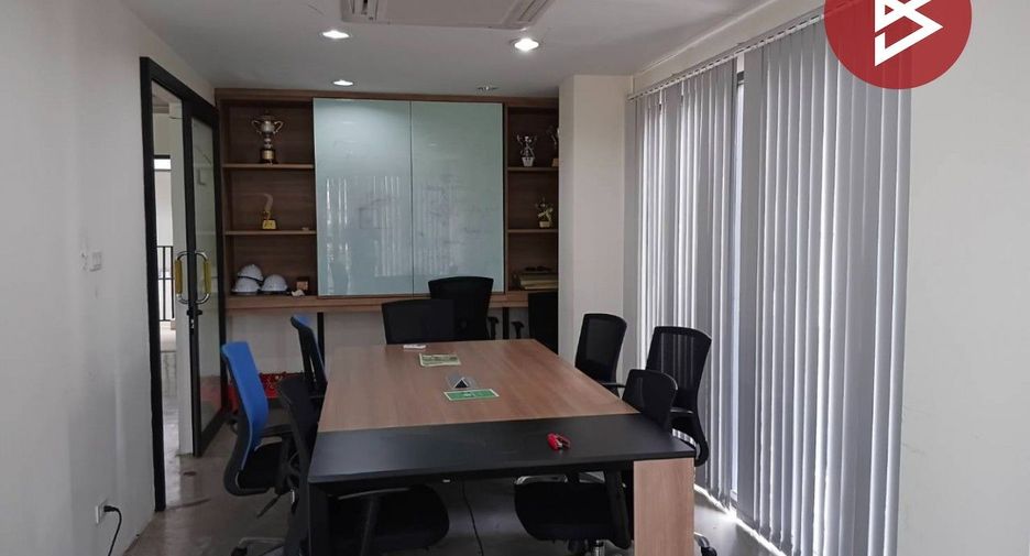 Büro zum Kauf mit 3 Zimmer in Saphan Sung, Bangkok