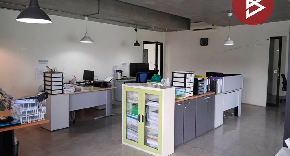 Büro zum Kauf mit 3 Zimmer in Saphan Sung, Bangkok