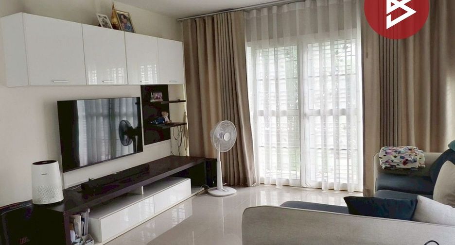 Haus zum Kauf mit 3 Zimmer in Khlong Sam Wa, Bangkok
