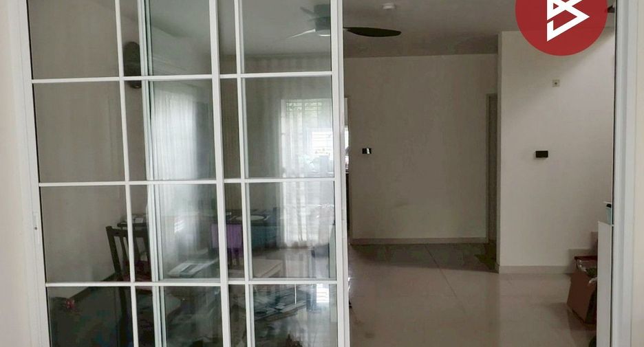 Haus zum Kauf mit 3 Zimmer in Khlong Sam Wa, Bangkok