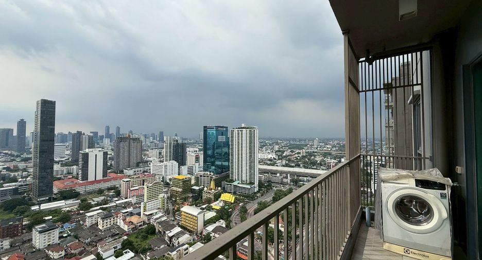 À vendre 2 chambres condo à Watthana, Bangkok