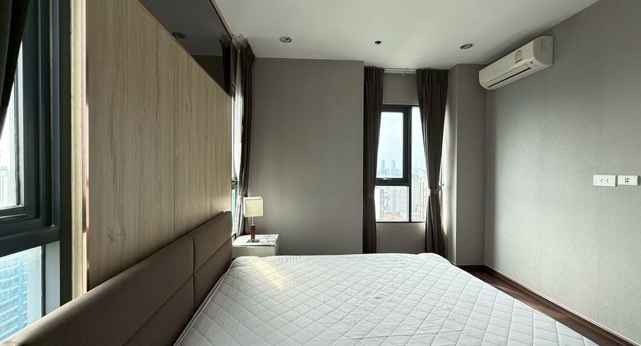 À vendre 2 chambres condo à Watthana, Bangkok