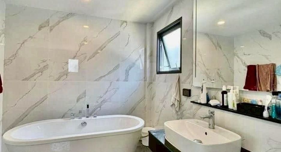 À louer et à vendre 4 chambres maison à Bang Phli, Samut Prakan